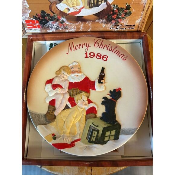 Coca-Cola THE CLASSIC SANTA CLAUS FOURTH ANNUAL CHRISTMAS PLATE 1986 #2 LIM ED ( - Picture 1 of 8
